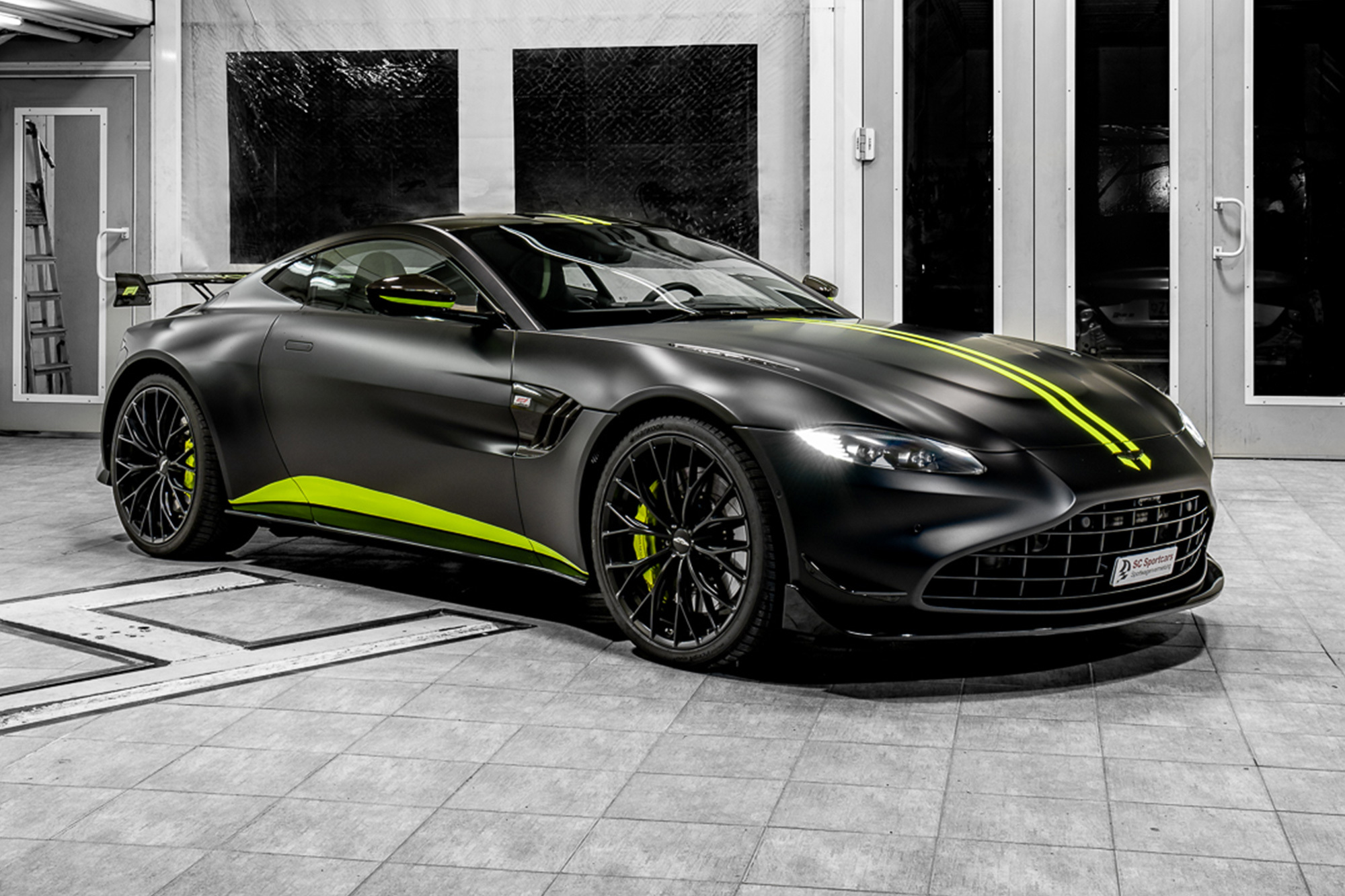 Aston Martin V8 Vantage F1 Edition - Aston Martin zur Miete